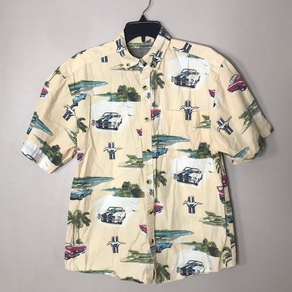 Mens button down collard shirt with mustangs car print size small - Picture 1 of 11